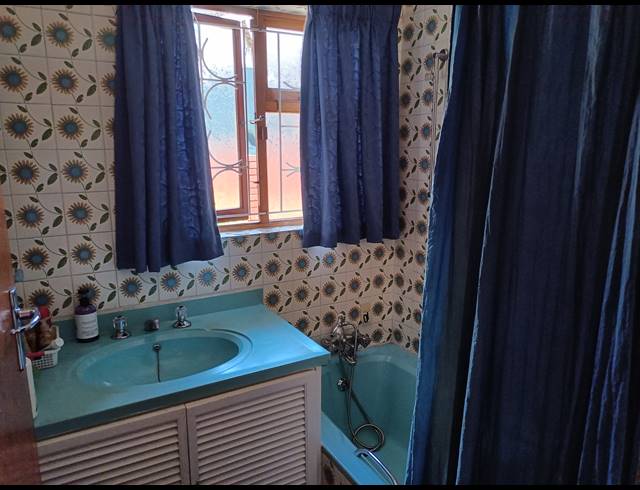 4 BEDROOM FREEHOLD FOR SALE IN KENVILLE